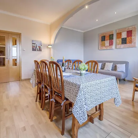 Cozy With Terrace Appartement *