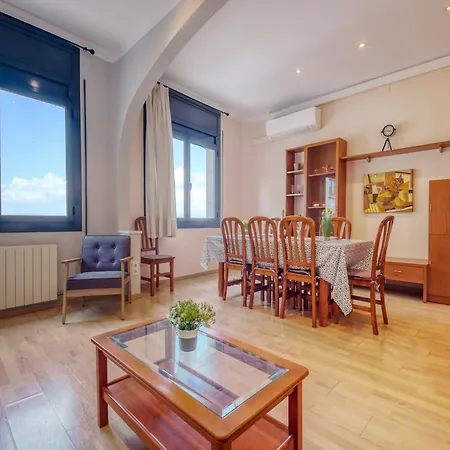 Beachfront With Terrace Views Апартаменты Montjoi