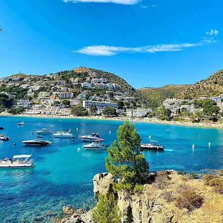 Beachfront With Terrace Views * Montjoi