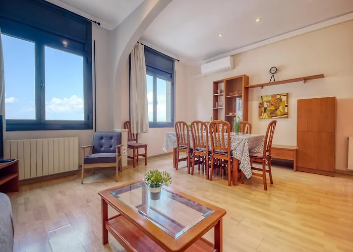 Beachfront With Terrace Views Апартаменты Montjoi