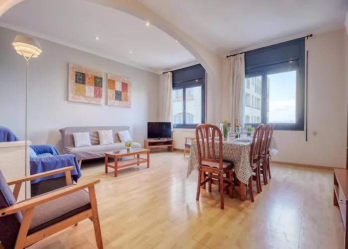 Апартаменты Beachfront With Terrace Views *